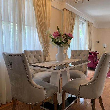 Lovely 3 Bedroom Apartment London Bagian luar foto